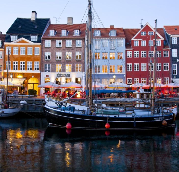 Colorful Nyhavn in Copenhagen - La Sirenetta di Andersen